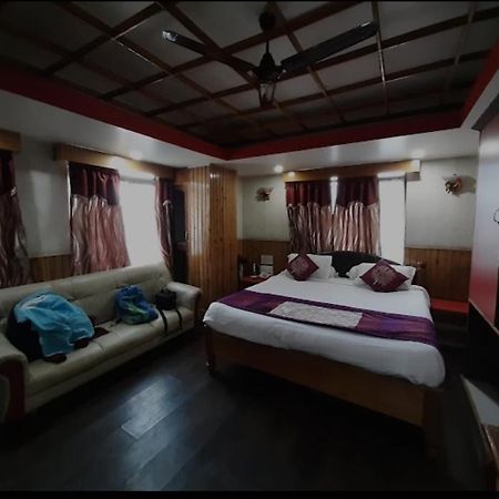 Hotel Knight Inn Шиллонг Экстерьер фото