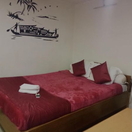 Hotel Knight Inn Шиллонг Экстерьер фото