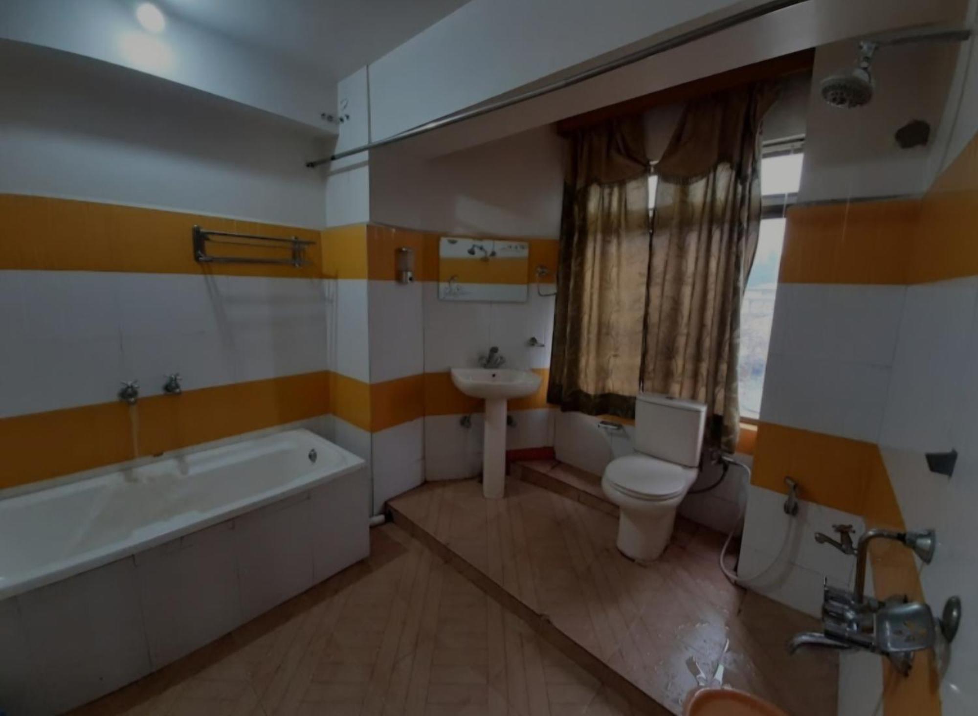 Hotel Knight Inn Шиллонг Экстерьер фото